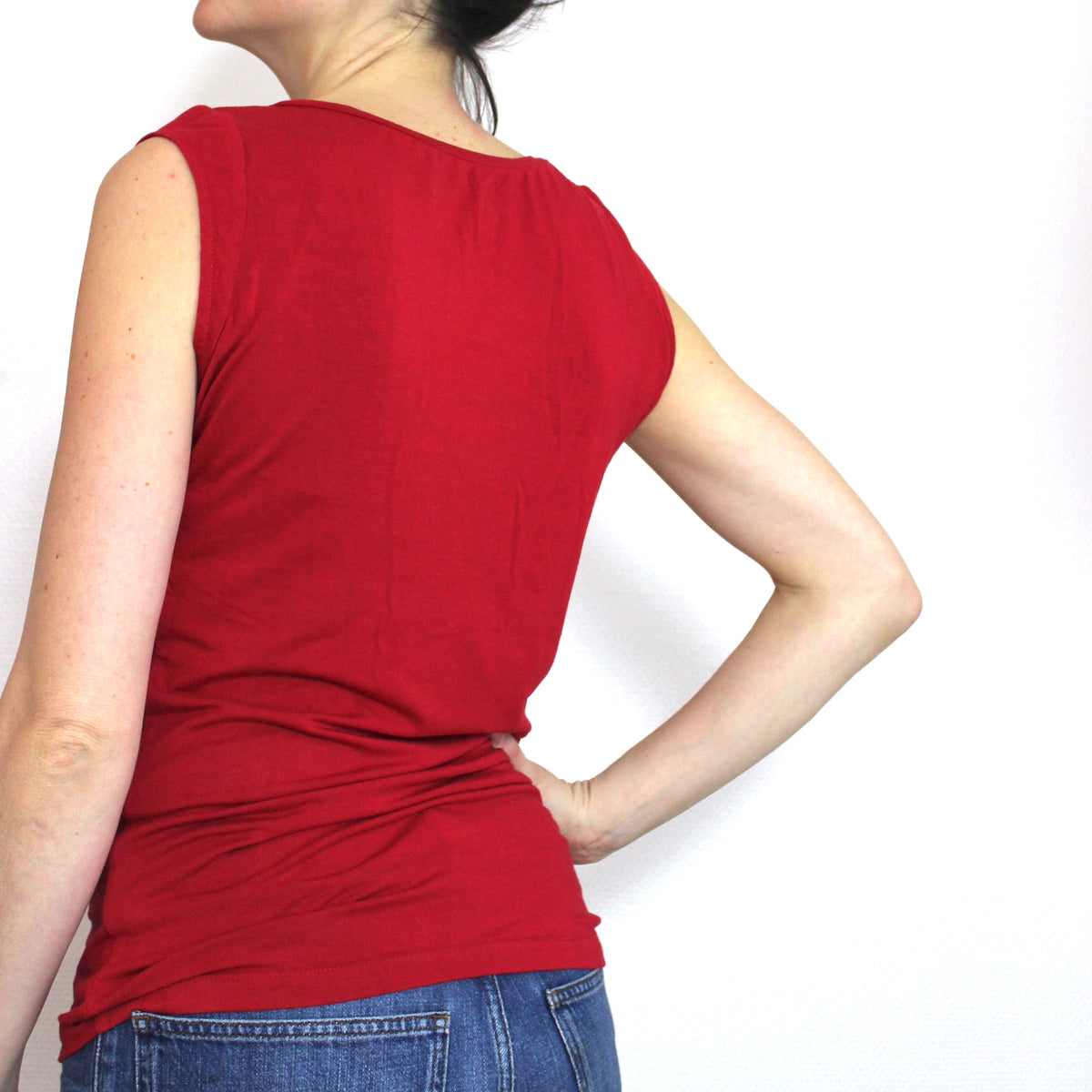 Schnittmuster Shirt/Schlauchkleid Amy: lange T-Shirt Variante mit hohem Rücken-Ausschnitt und ganz kurzen Ärmeln